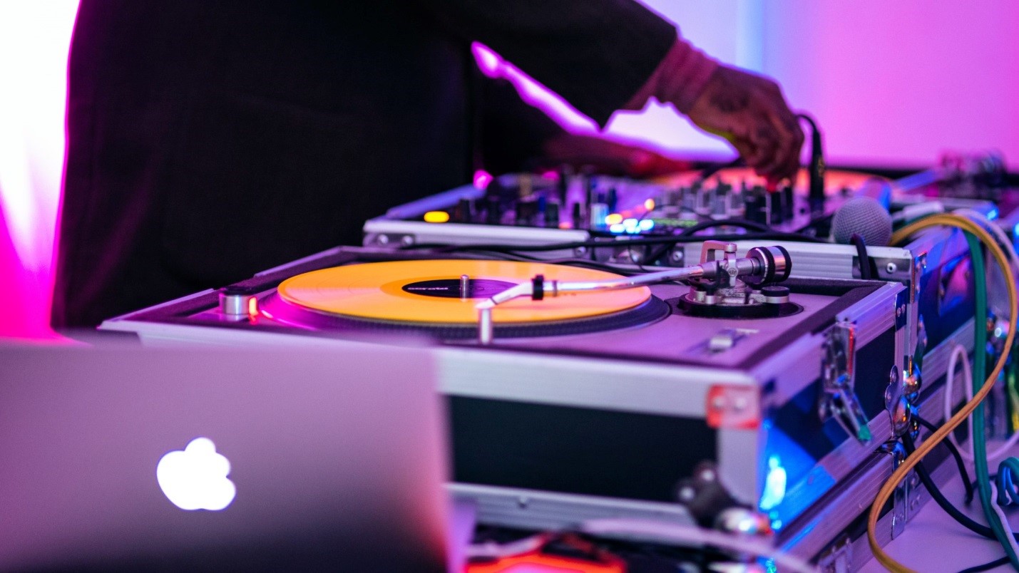 Business Unplugged: Unveiling the Impact of a Skilled DJ on Corporate Occasions